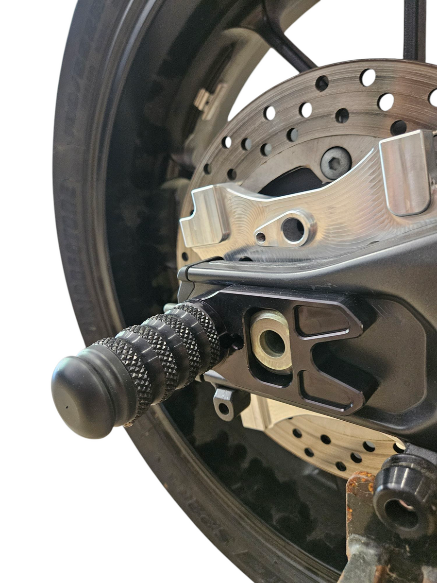 R7 FZ/MT07 REAR AXLE SLIDERS WITH ADJUSTER BLOCKS