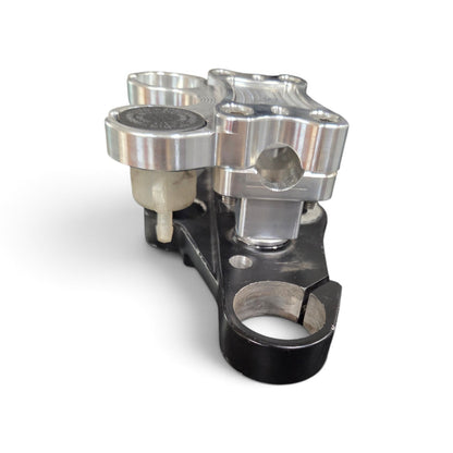 Risers w/ Reservoir Holder